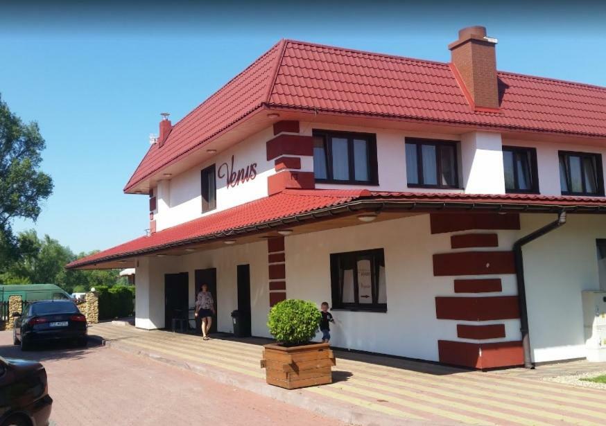 Restauracja Venus Ξενοδοχείο Ostrowiec Świętokrzyski Εξωτερικό φωτογραφία